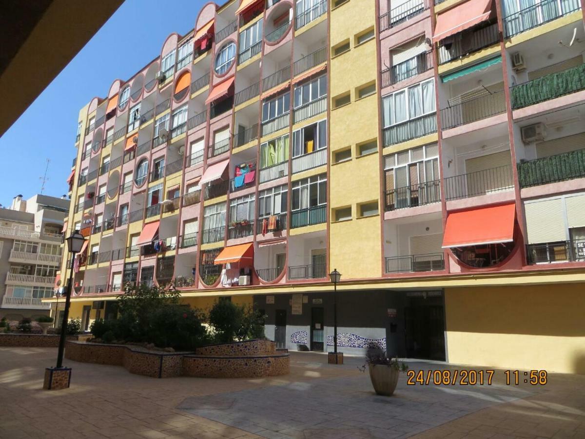 Cosy Studio Apartment In ตอร์เรเวียคา ภายนอก รูปภาพ